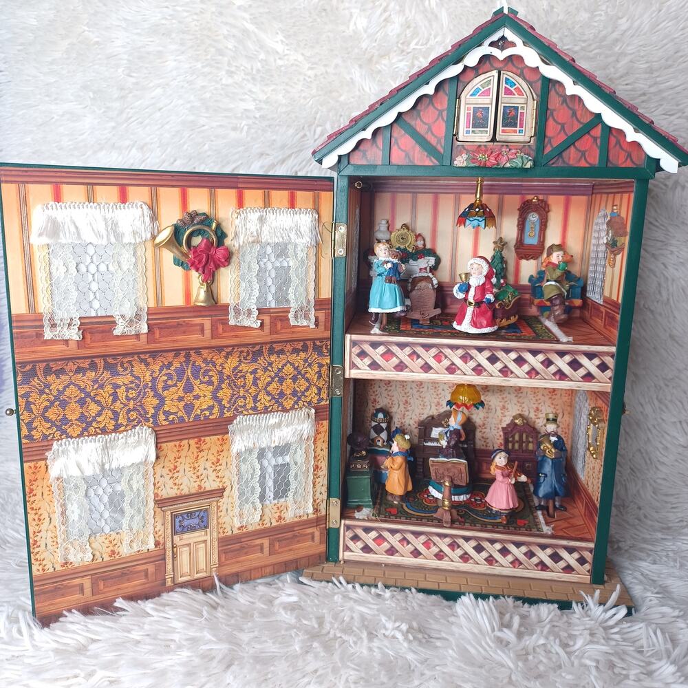 San Francisco Music Box Co. Christmas Night House Music Lights & Motion